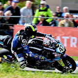 Der Sieg im zweiten Rennen der IRRC Supersport geht an Richard Cooper