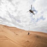 Gestrandete werden per Helikopter geborgen