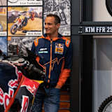 Alex Hofmann als Experte im KTM-Museum