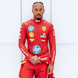 Lewis Hamilton in Rot