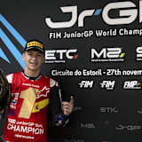Doppel: Nach dem Rookies Cup gewinnt Alvaro Carpe auch die Junioren-WM der Moto3