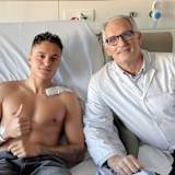 Besuch bei Dr. Mir: Moto2-Pilot Adrian Huertas mit frisch verschraubtem Schlüsselbein