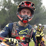 Pedro Acosta im ungewohnten Offroad-Dress