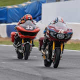 Loris Baz schlägt Kyle Wyman in Road Atlanta