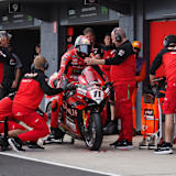 2024: Vizeweltmeister Nicolo Bulega beim Boxenstopp