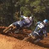 Haiden Deegan attackiert auf den schnellen Außenlinien Eli Tomac