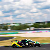 Thomas Gore und Senna Summerbell aus Jamaika starten für SAPE Motorsport