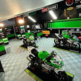 Die bestens vorbereiteten Kawasaki Ninja 400 stehen zum Verkauf