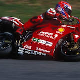 Der vierfache Superbike-Weltmeisters Carl Fogarty wird in Schwanenstadt mit einer Ducati 916 antreten