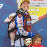 Kiara Fontanesi mit ihren Töchtern