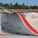 Portimao im August; Das Gras verbrannt, auf der Strecke sengende Hitze