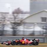 Lewis Hamilton drehte in Fiorano im SF-23 seine ersten F1-Runden in Rot