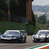 Mehr als 20.000 Fans versammelten sich zur Schweigeminute in Imola