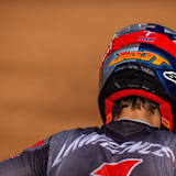 Jett Lawrence verletzte sich in Glendale am rechten Knie