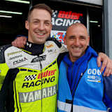 Christian Kellner (re.) unterstützt Tom Eder