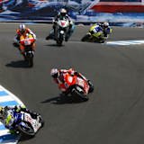 Legendäres Duell von Valentino Rossi und Casey Stoner in der Corkscrew von Laguna Seca