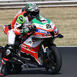 Alex Lowes auf der bildhübschen Bimota KB998