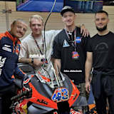 Ilya Mikhalchik (re.) besucht Jack Miller (li.)