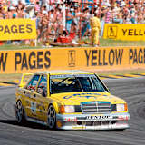 Unter Mercedes-Fans Kult: der gelbe 190 Evo II im Camel-Design.