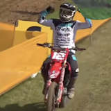 Max Nagl jubelt im Ziel