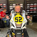 Katja Poensgen bei der Sitzprobe auf der Yamaha R7