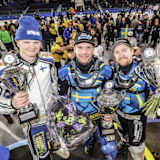 Das Podium am Samstag in Heerenveen (v.l.): Max Koivula, Niclas Svensson und Martin Haarahiltunen