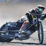 Kevin Wölbert (blau) hat die Wildcard für Güstrow