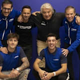 Paolo Pavesio, Gino Borsoi, Paolo Campinoti, Lin Jarvis, Izan Guevara und Tony Arbolino bei der Vorstellung des Moto2-Projekts im letzten November