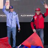 Alex und Marc Marquez bei der WM-Party in Cervera