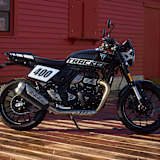 Schnittig: Die Triumph Tracker 400