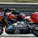 Ex-MotoGP-Pilot Bradley Smith hat Spaß mit seinem Bagger