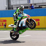 Leon Haslam gewann beide BSB-Läufe in Donington Park