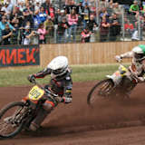 Zach Wajtknecht vor Martin Smolinski