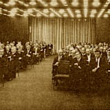 Trostloses Ambiente, hochkarätige Gäste in Reihe 1: Meisterfeier 1971 mit vielen verdienten altvorderen Automobilsport-Repräsentanten und Funktionären in Reihe 1