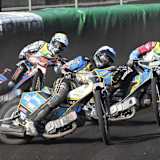 Mathias Schultz (vorne) soll den Titel nach Stralsund holen