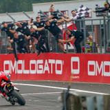 Das Ducati-Team feierte mit den Fahrern