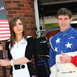 Hildebrand steht für seiner IRL Premiere