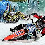 Hans Weber (vorne) gewann mit Maximum, Max Niedermaier landete in den Strohballen