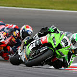 Randy Krummenacher vor Davide Giugliano