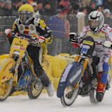 Pletschacher (li.) im Kampf mit Grzegorz Knapp