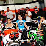 Alessia Polita (im Rollstuhl) zu Gast bei Barni Ducati