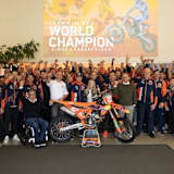 In der KTM Motohall gab es zu Ehren von Simon Längenfelder eine große Party