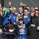 Jubel bei Stefani Manzi und Ten Kate Yamaha