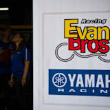 Ab Most sitzt ein anderer Italiener auf der schnellen Yamaha R6 des Teams Evan Bros