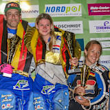 Bridget Portijk (2.v.l.) ist neue Beifahrerin von Markus Brandhofer (r.)