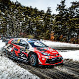 Toyota-Pilot Oliver Solberg trotz Abflug weiter in Führung