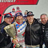 Sieger Franz Zorn mit großem Pokal