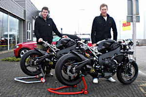 Die Fireblades trösten Jones und Metcher über den Kälteschock 