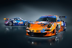 Flying Lizard-Porsche im Troy Lee-Outfit