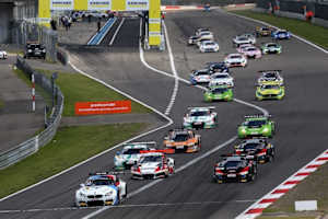 Schon 2017 ging es beim ADAC GT Masters auf dem Nürburgring mächtig zur Sache